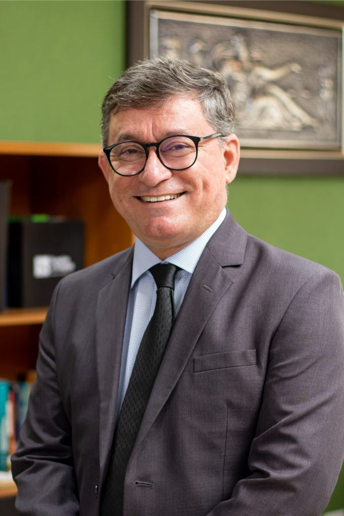 Dr. Nilton César Scopim